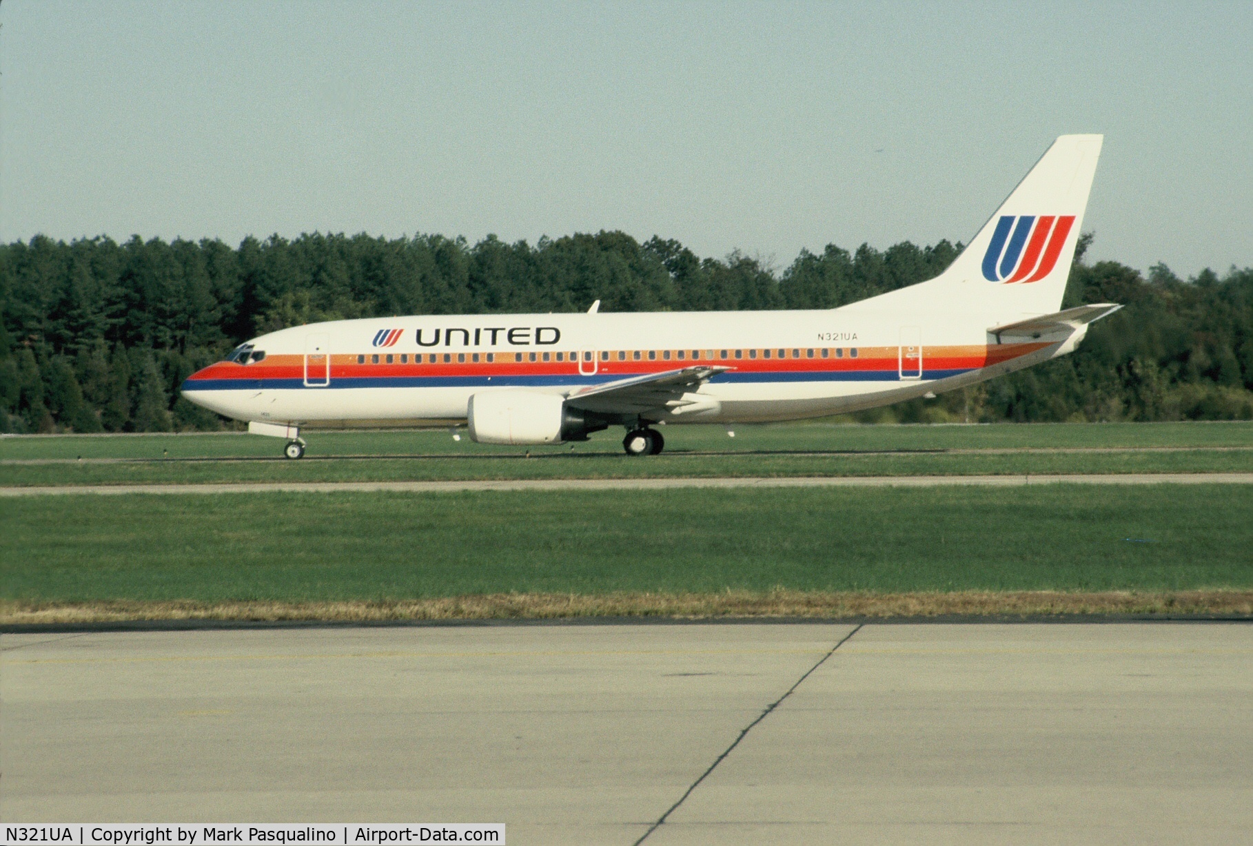 N321UA, 1988 Boeing 737-322 C/N 23953, Boeing 737-300
