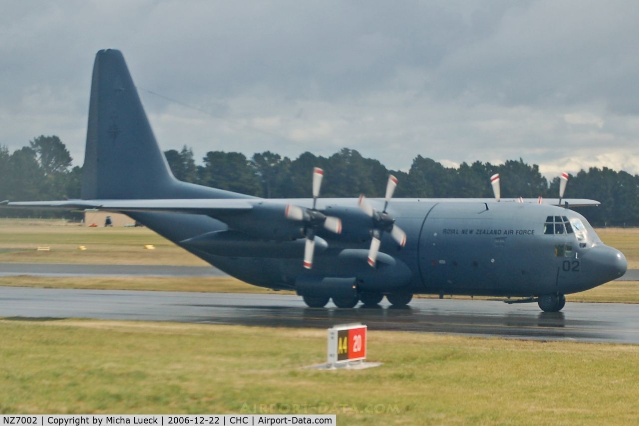 NZ7002, 1965 Lockheed C-130H Hercules C/N 382-4053, Just arrived in Christchurch