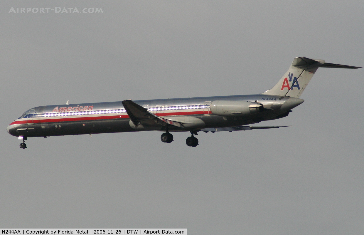 N244AA, 1984 McDonnell Douglas MD-82 (DC-9-82) C/N 49256, AA MD-80