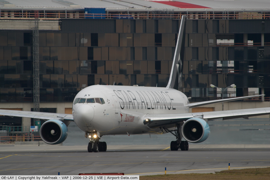 OE-LAY, 1998 Boeing 767-3Z9/ER C/N 29867, Austrian Airlines Boeing 767-300 in Star alliance colors