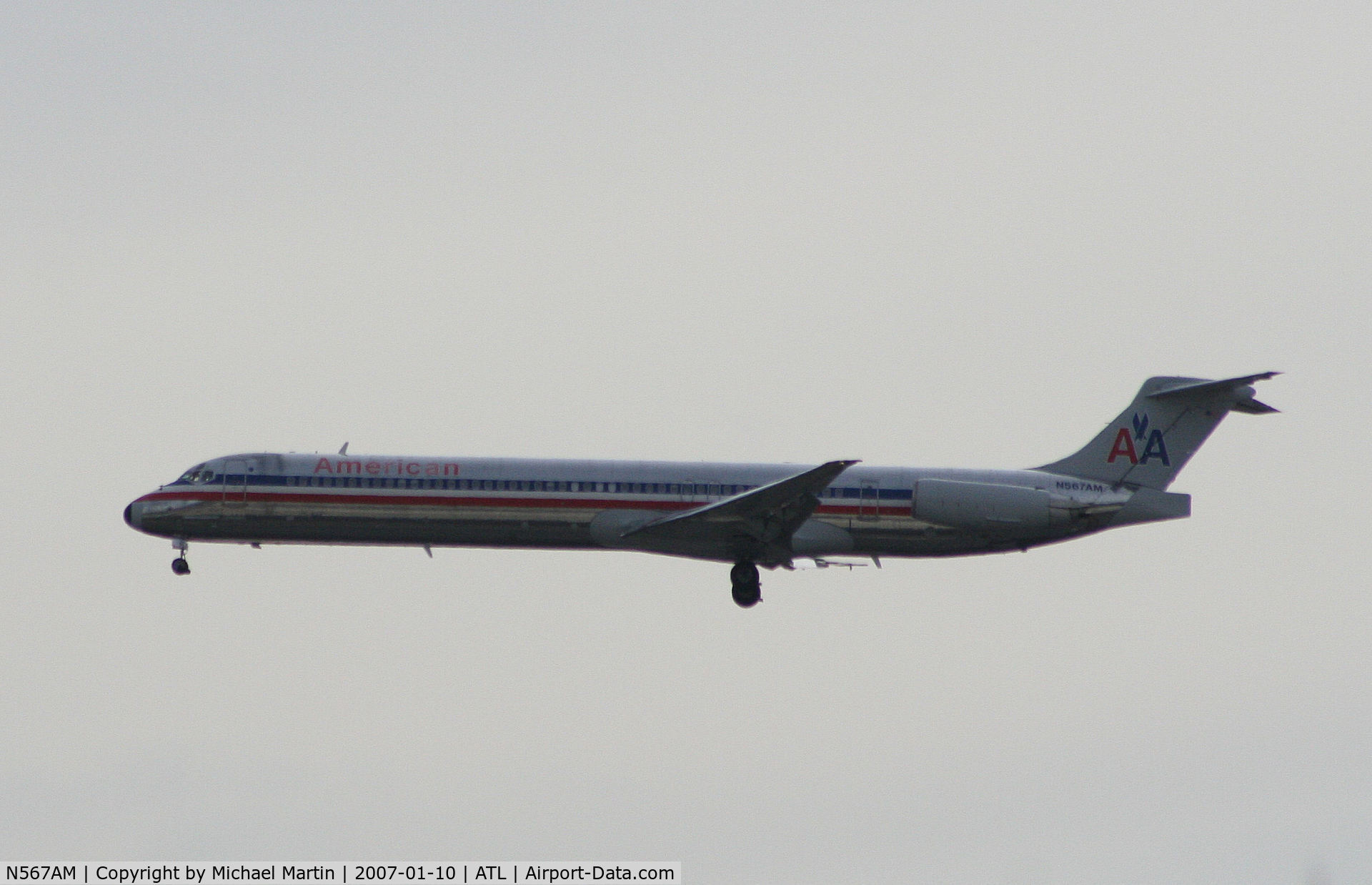N567AM, 1992 McDonnell Douglas MD-83 (DC-9-83) C/N 53293, On final for Runway 10