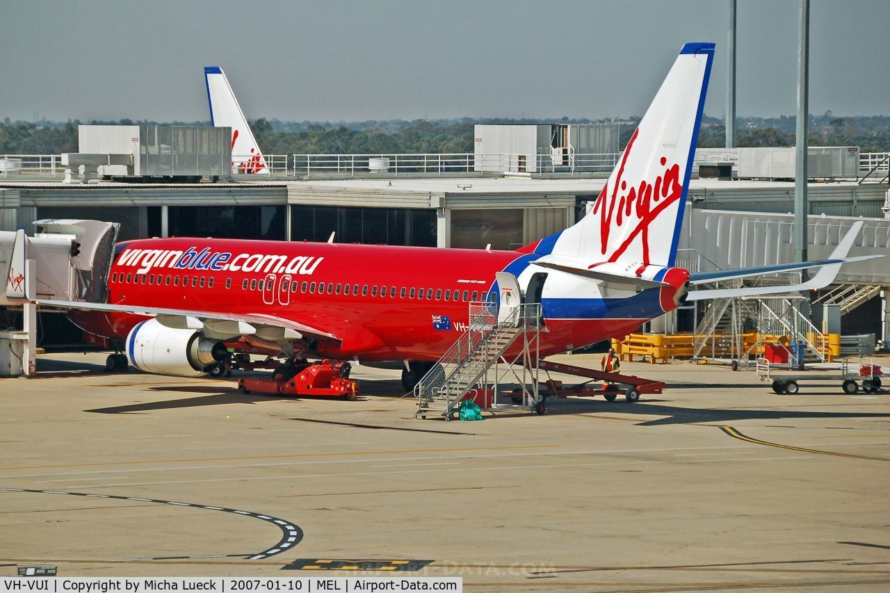 VH-VUI, 2006 Boeing 737-8FE C/N 34441, At the gate