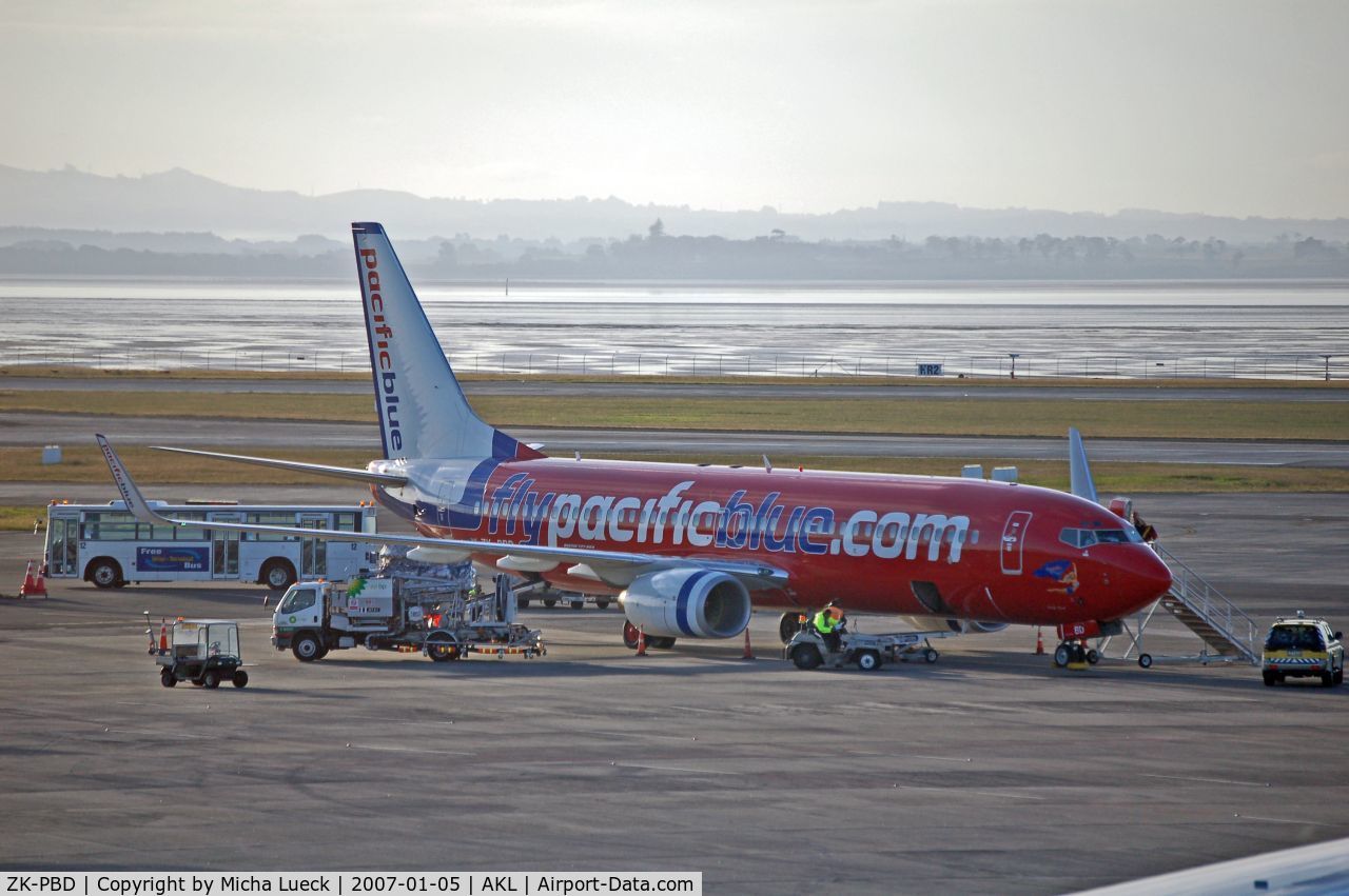 ZK-PBD, 2004 Boeing 737-8FE C/N 33996, At Auckland