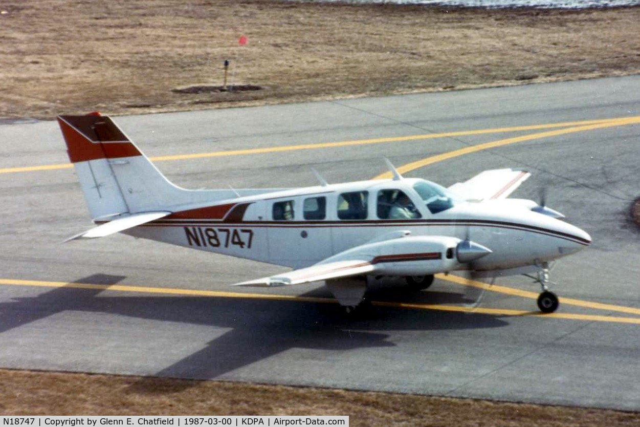 N18747, 1977 Beech 58 Baron C/N TH874, Photo taken for aircraft recognition training