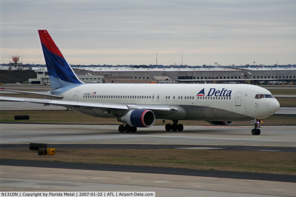 N131DN, 1990 Boeing 767-332 C/N 24852, Delta 767-300