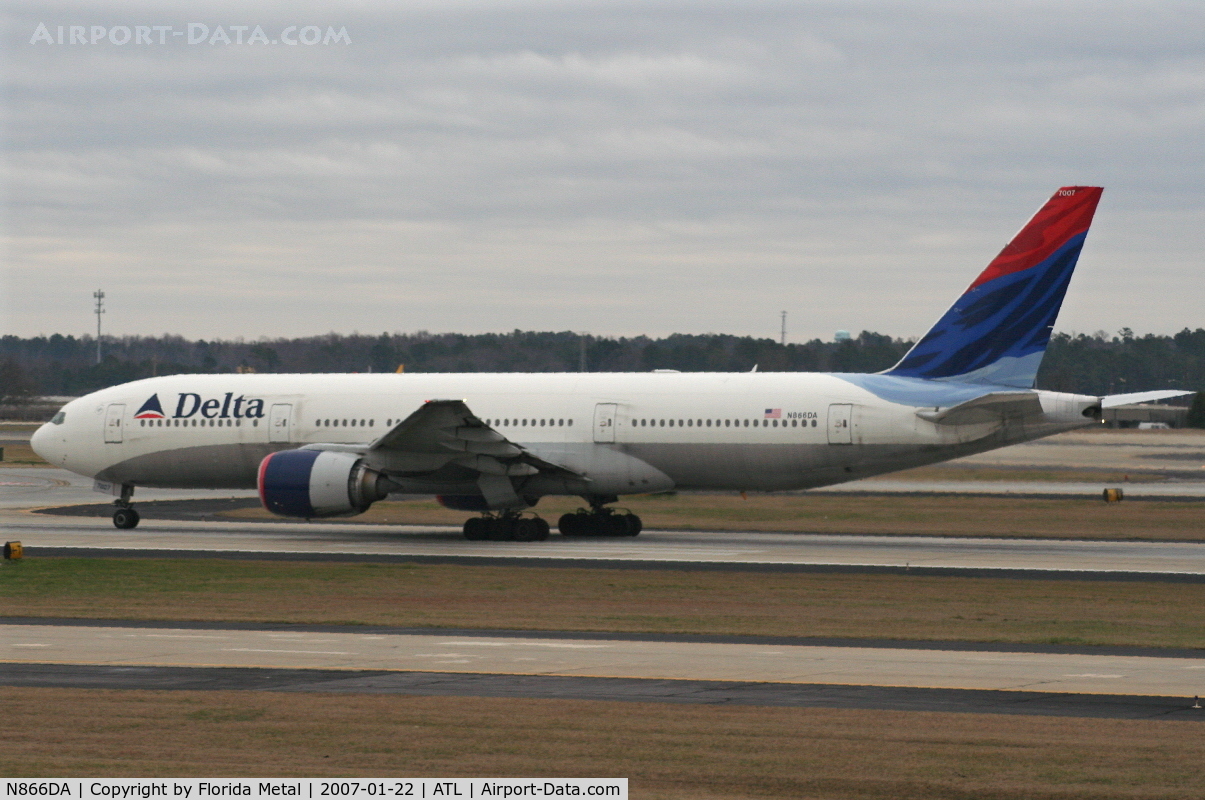N866DA, 1999 Boeing 777-232ER C/N 29738, Delta 777