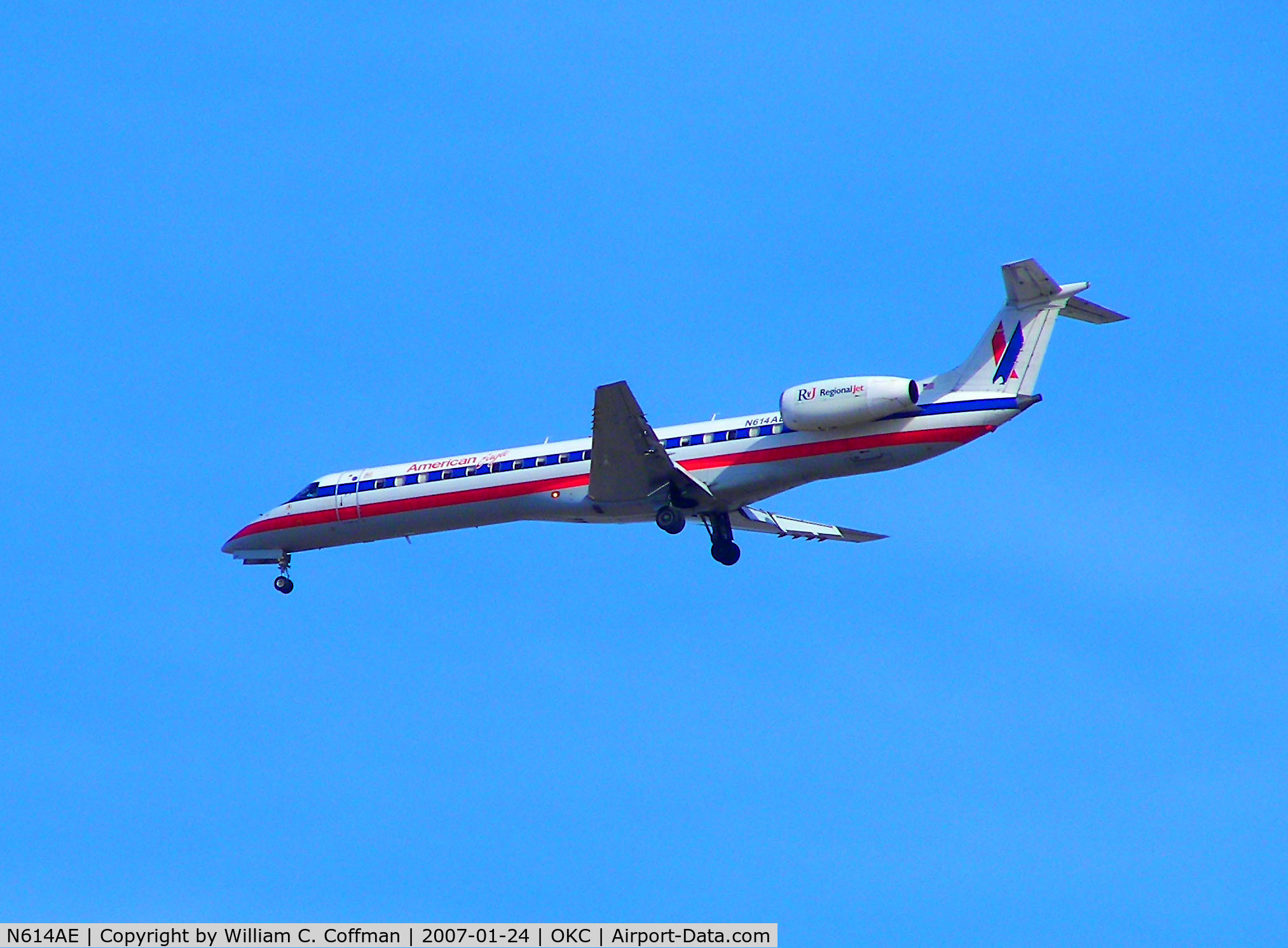 N614AE, 1998 Embraer ERJ-145LR (EMB-145LR) C/N 145086, Landing at Will Rogers