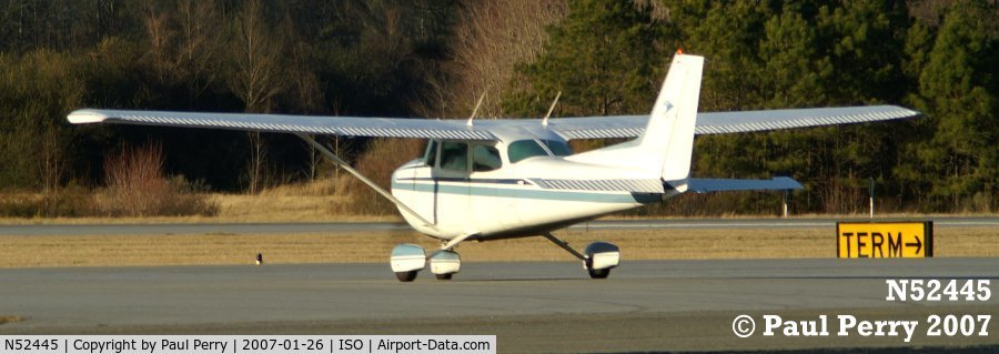 N52445, 1980 Cessna 172P C/N 17274526, Holding on the taxiway for clearance