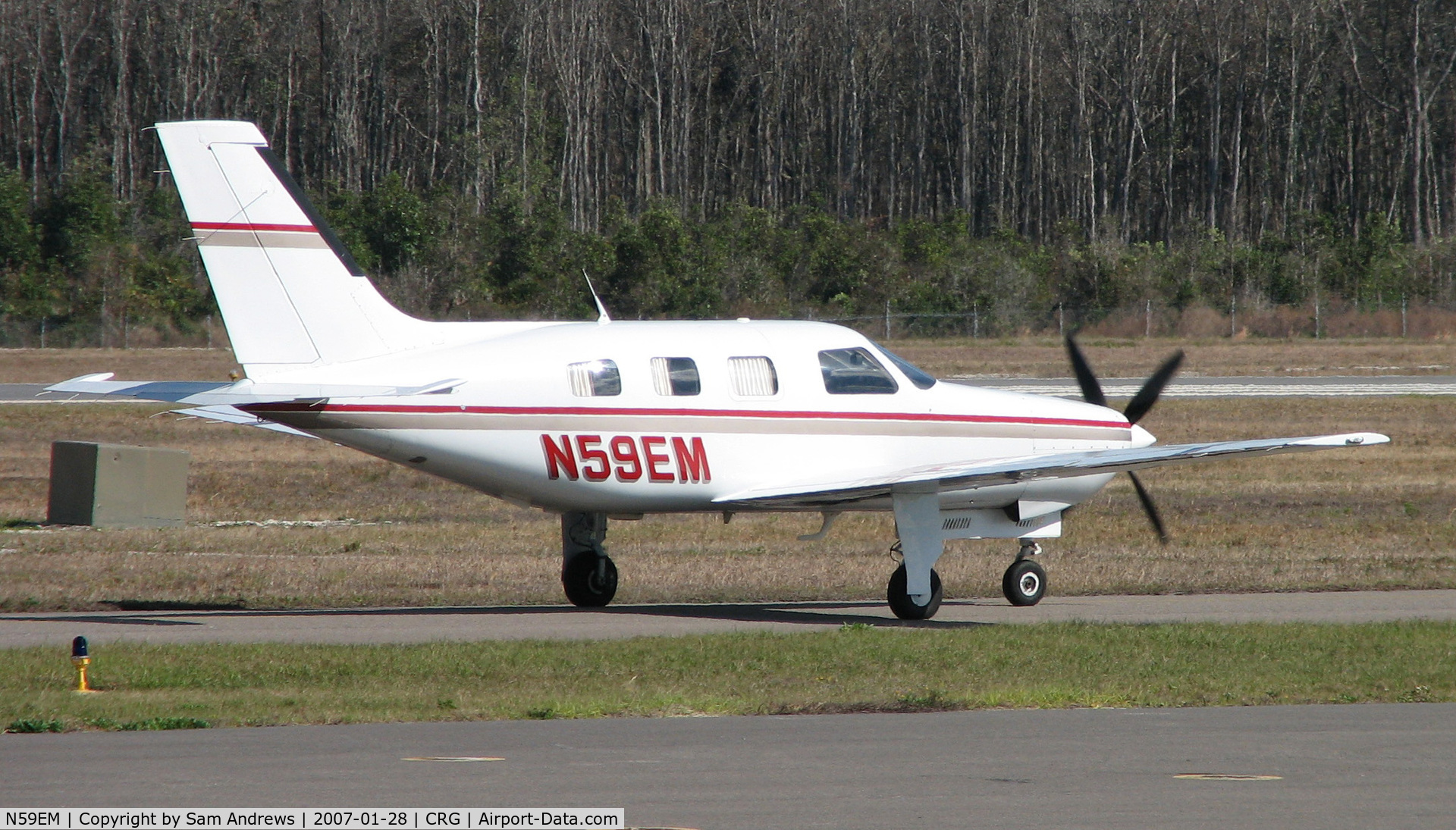 N59EM, 1984 Piper PA-46-310P Malibu C/N 46-8508022, taxiing out