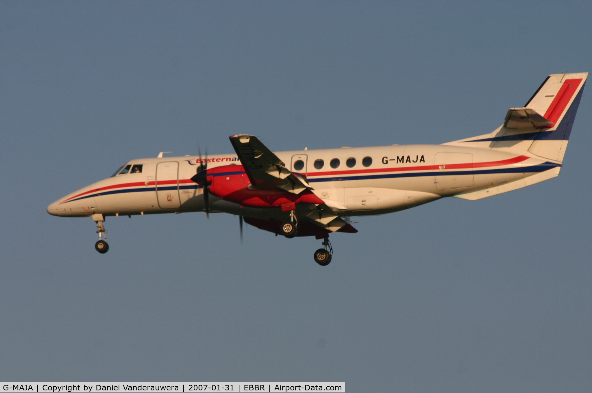 G-MAJA, 1994 British Aerospace Jetstream 41 C/N 41032, flight T3 4461 is descending to rwy 25L