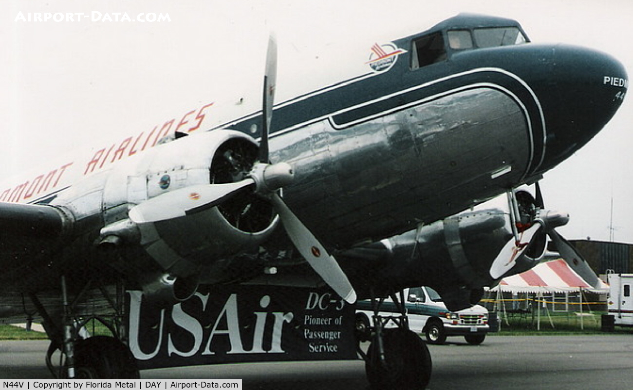 N44V, 1942 Douglas DC-3 C/N 4545, Piedmont DC-3