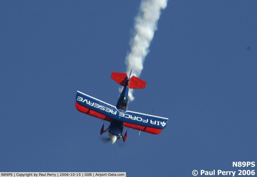 N89PS, 1998 Aviat Pitts S-2C Special C/N 6013, Diving in the routine
