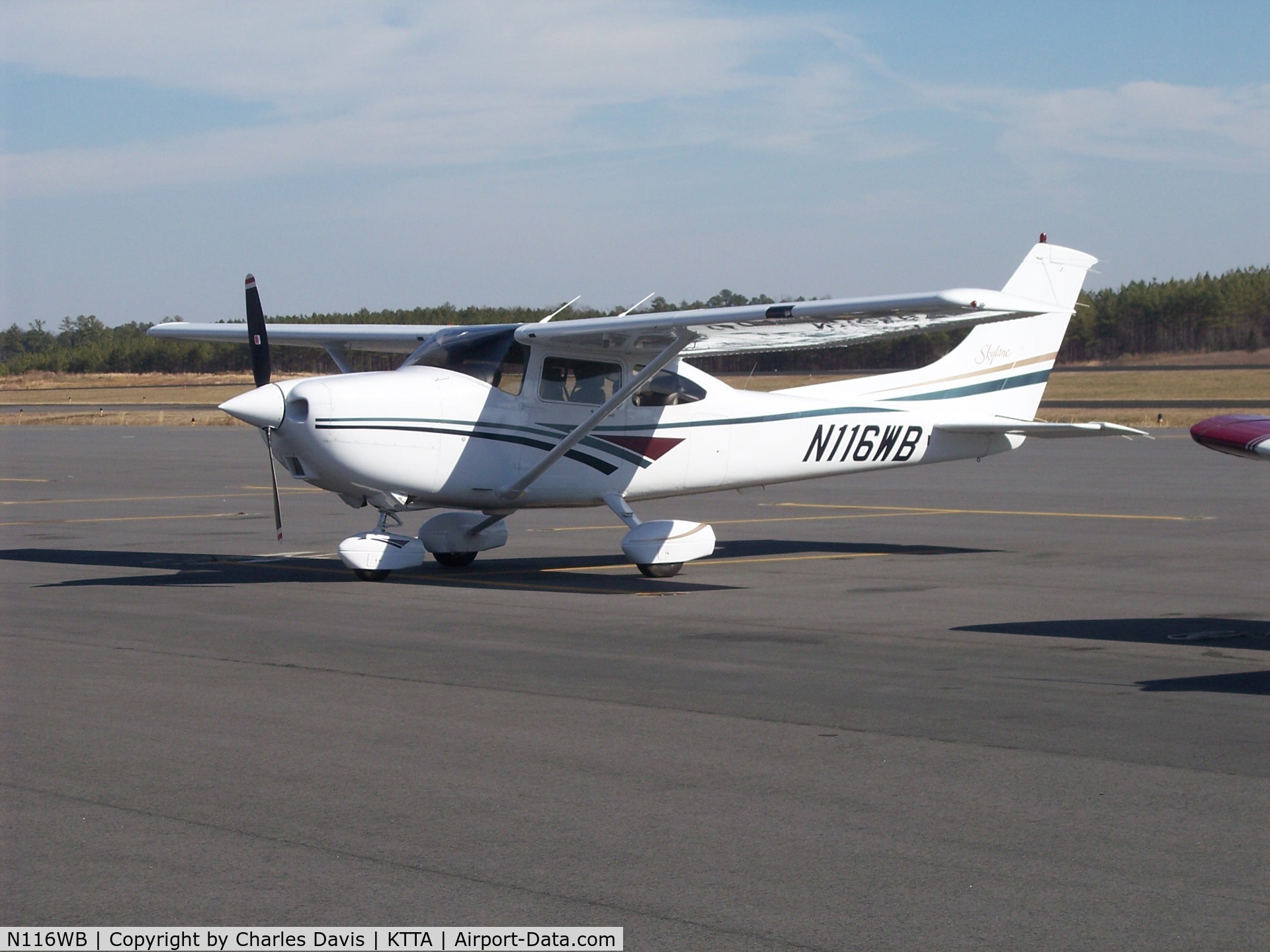 N116WB, 1998 Cessna 182S Skylane C/N 18280170, Photo taken in Sanford, NC where this aircraft is based