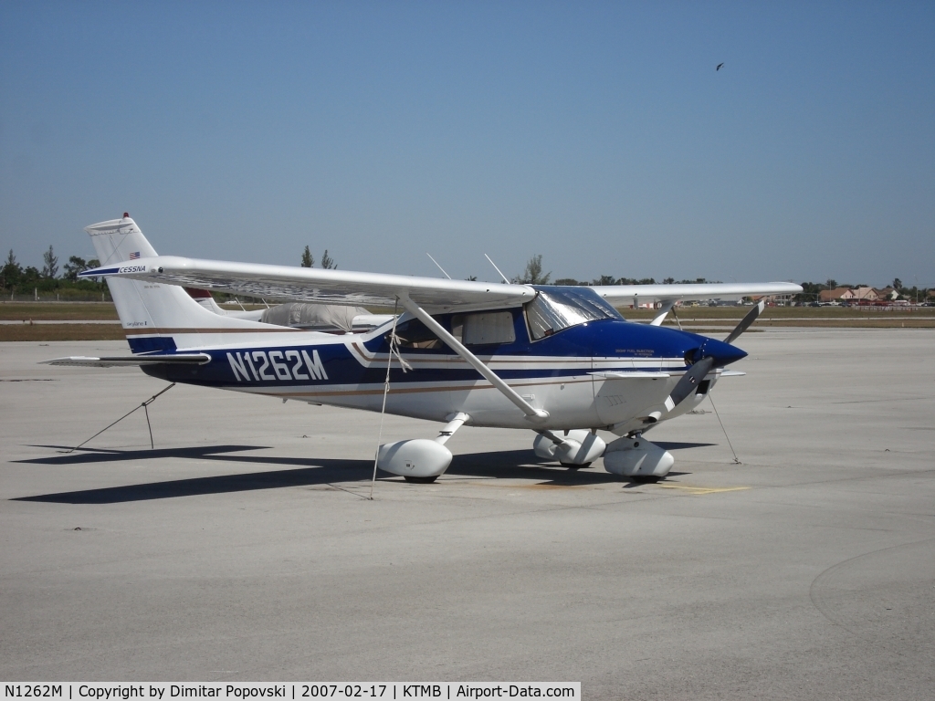 N1262M, 1975 Cessna 182P Skylane C/N 18264265, C182 - Tamiami Airport