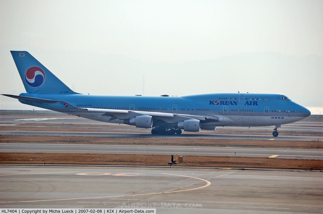 HL7404, 1998 Boeing 747-4B5 C/N 26409, Taxiing to the runway
