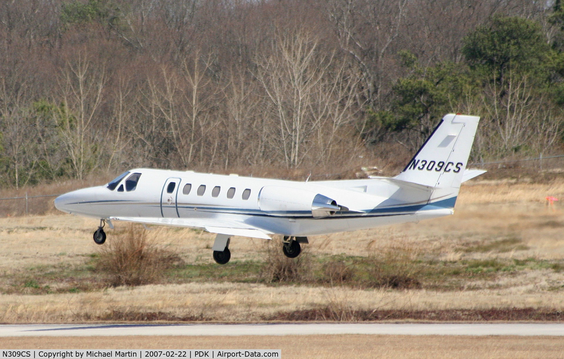 N309CS, 2001 Cessna 550 C/N 550-0977, Departing PDK enroute to APF