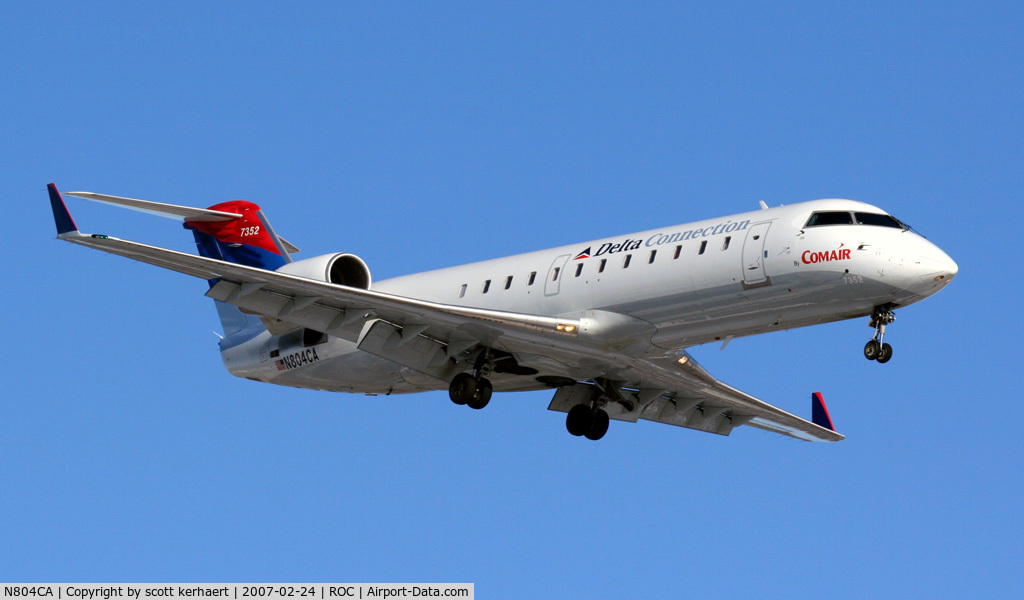 N804CA, 1999 Bombardier CRJ-100ER (CL-600-2B19) C/N 7352, landing 22 from JFK