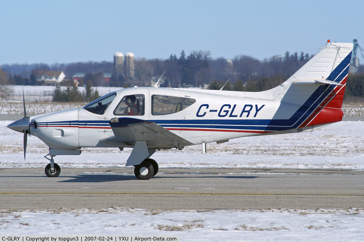 C-GLRY, Aero Commander 112 C/N 257, Taxiing on Golf
