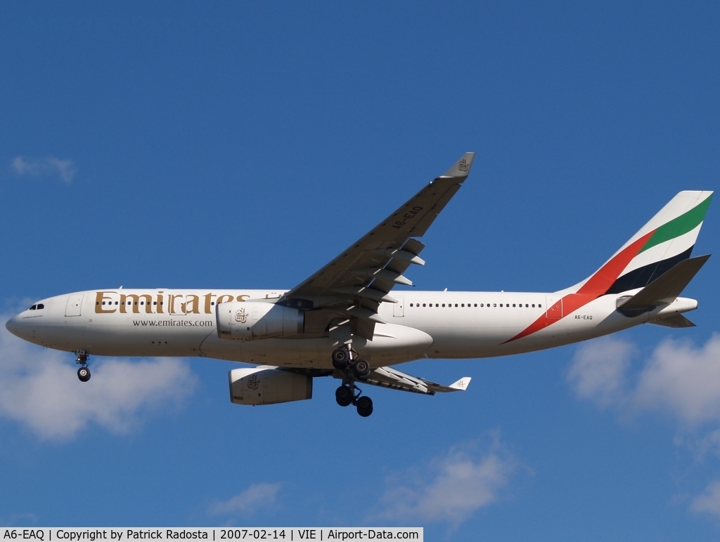 A6-EAQ, 2003 Airbus A330-243 C/N 518, Emirates approaching RWY 34 at VIE