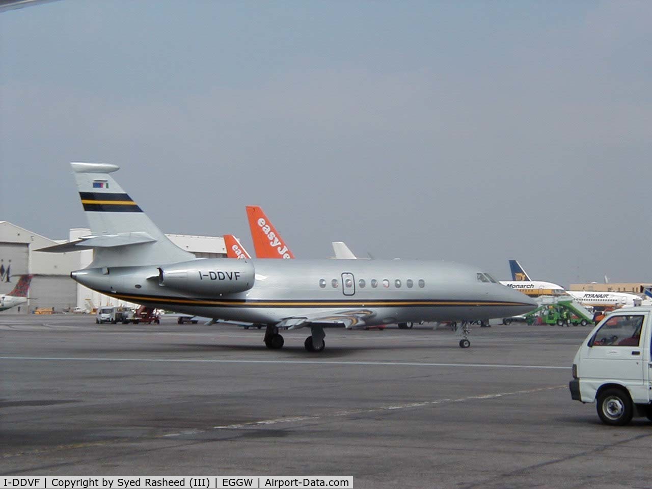 I-DDVF, 2001 Dassault Falcon 2000 C/N 161, Falcon 2000 taxing out from Signature (EGGW)