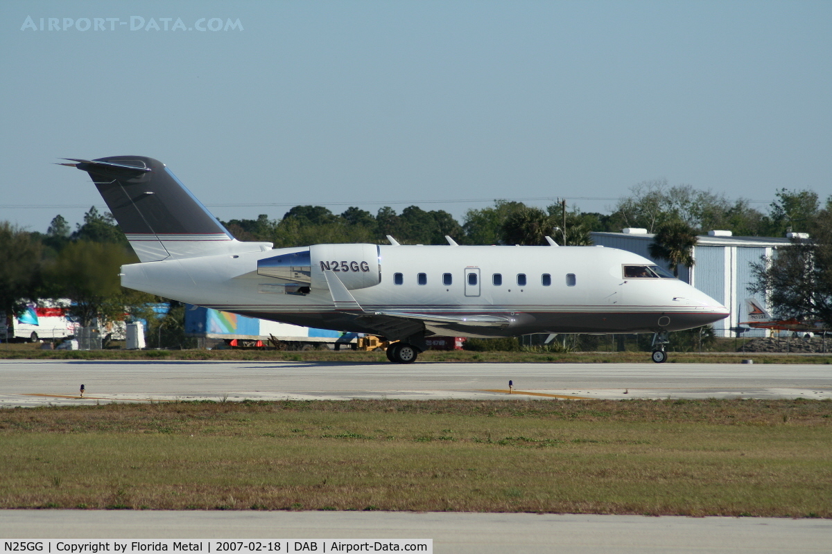 N25GG, 2002 Bombardier Challenger 604 (CL-600-2B16) C/N 5536, CL 600