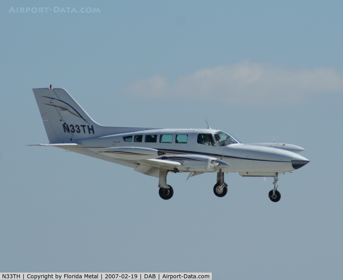 N33TH, Cessna 402B C/N 402B1039, Cessna 402