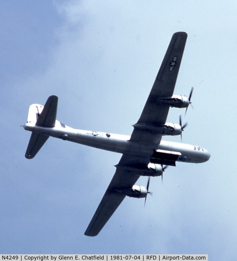 N4249, 1944 Boeing B-29A-60-BN Superfortress C/N 11547, Airshow overflight