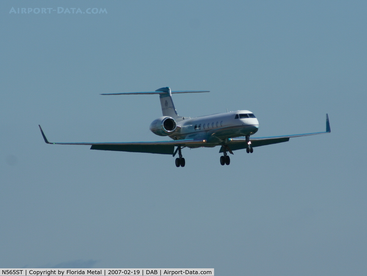 N565ST, 2004 Gulfstream Aerospace GV-SP (G550) C/N 5015, Gulfstream V