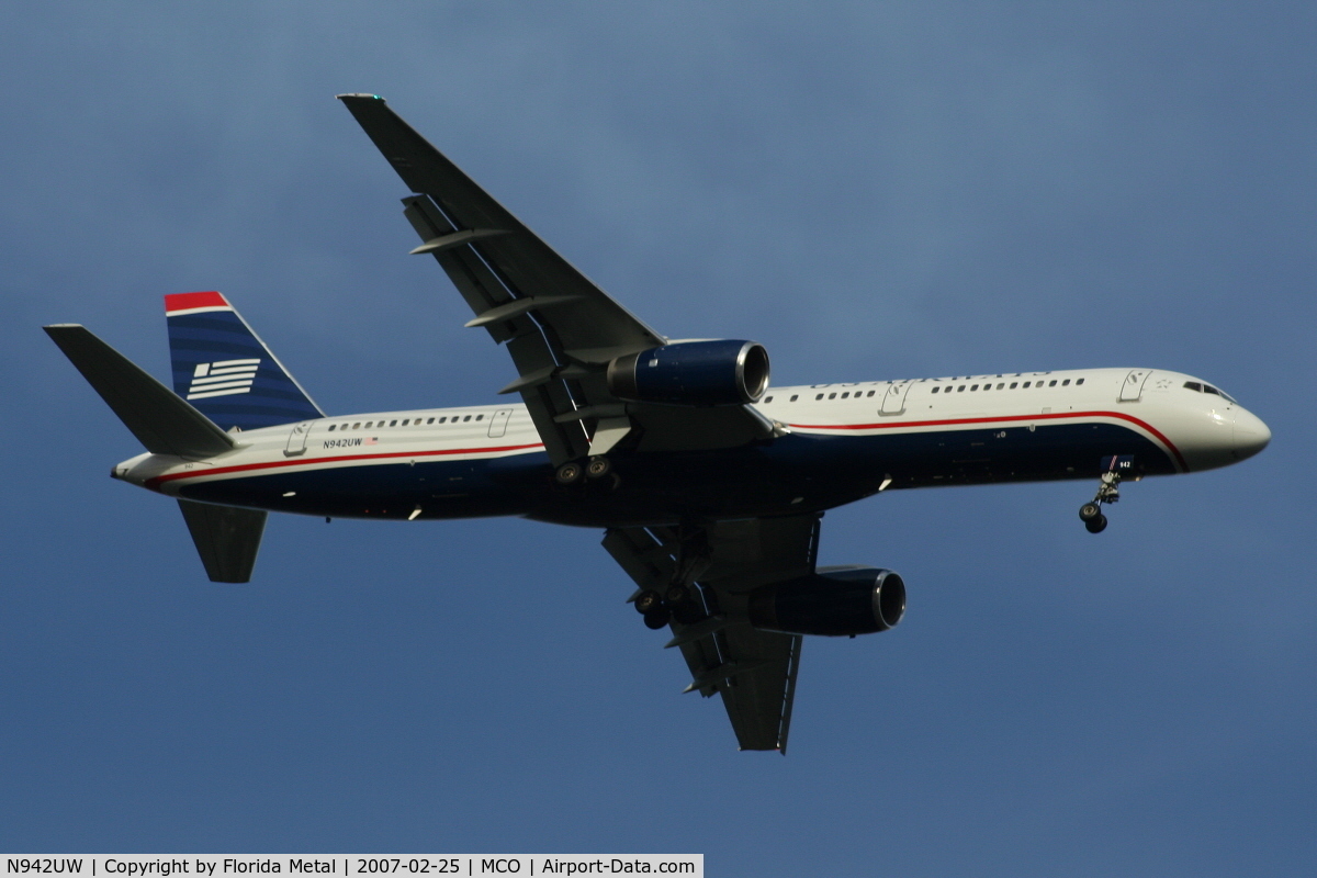 N942UW, 1995 Boeing 757-2B7 C/N 27807, US