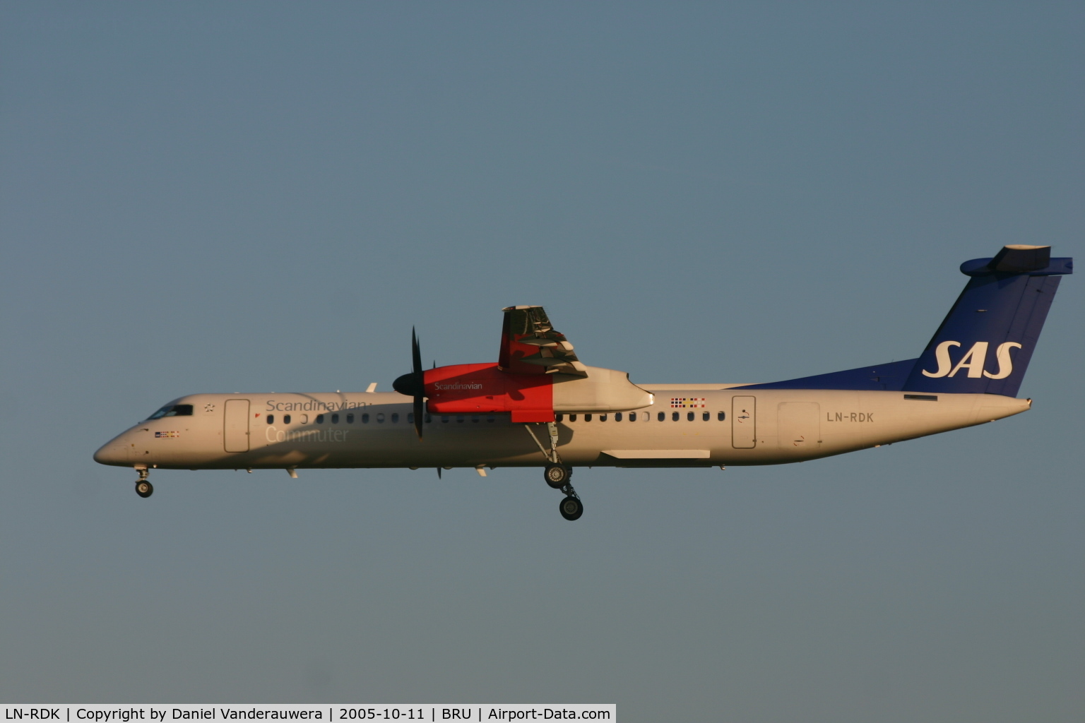LN-RDK, 2000 De Havilland Canada DHC-8-402Q Dash 8 C/N 4025, early arrival