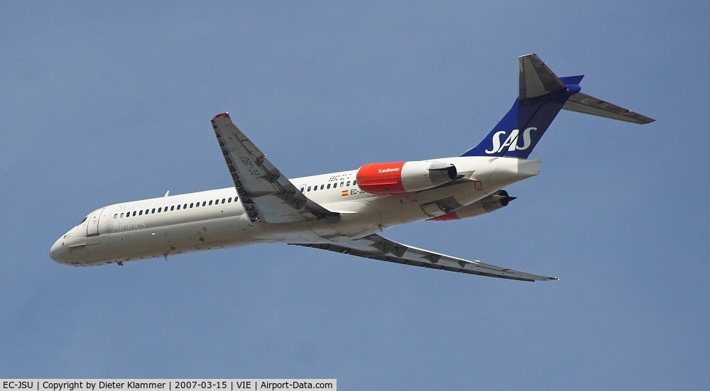 EC-JSU, 1990 McDonnell Douglas MD-87 (DC-9-87) C/N 49610, Operator Spanair with full SAS MD 87 color  climbing out of RWY 29