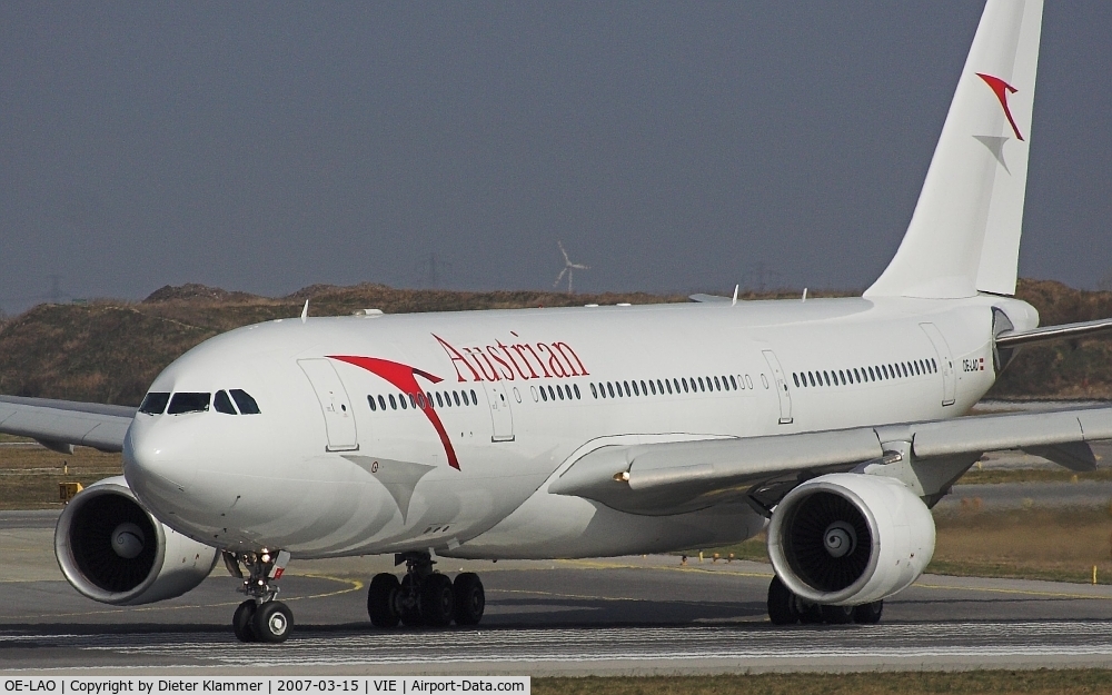 OE-LAO, 2000 Airbus A330-223 C/N 181, Austrian A330-200 in new color because of delivery to new airlines