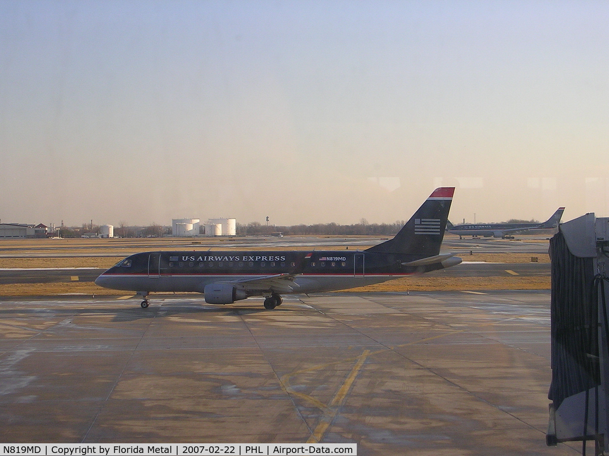 N819MD, 2004 Embraer 170SU (ERJ-170-100SU) C/N 17000040, US