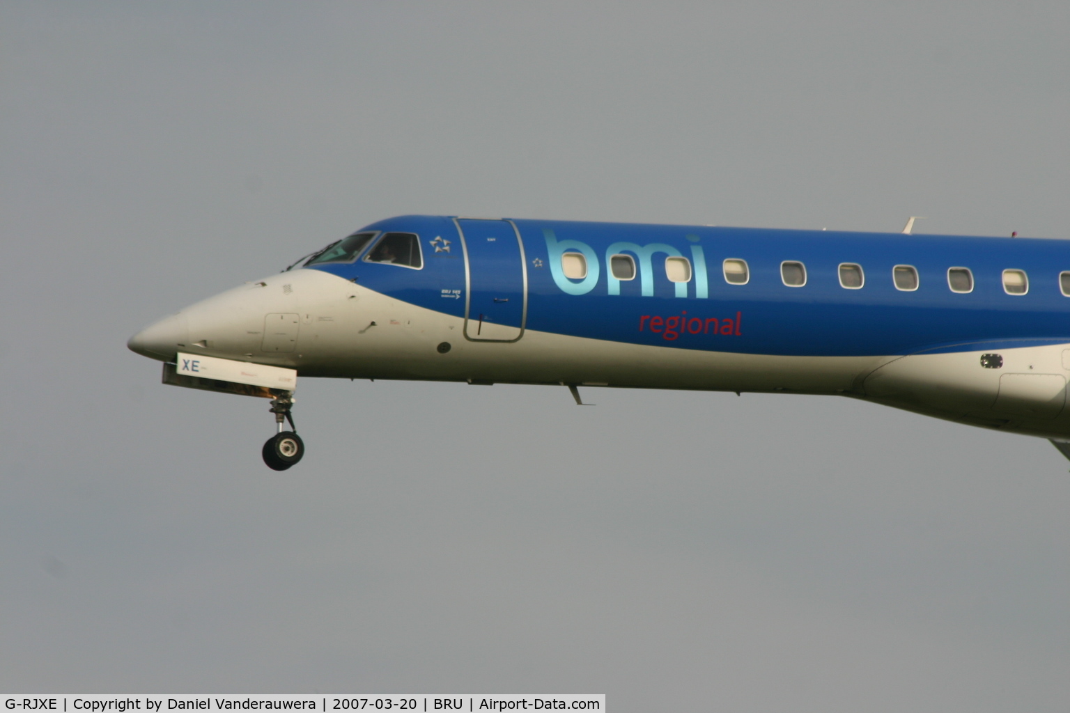 G-RJXE, 2000 Embraer EMB-145EP (ERJ-145EP) C/N 145245, arrival of flight BD233