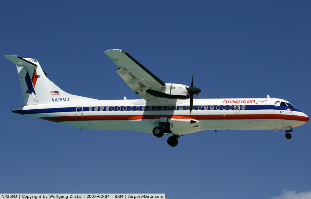 N425MJ, 1994 ATR 72-212 C/N 425, visitor