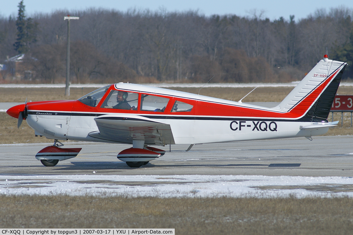 CF-XQQ, 1969 Piper PA-28-180 Cherokee D C/N 28-5143, taxiing on Alpha.