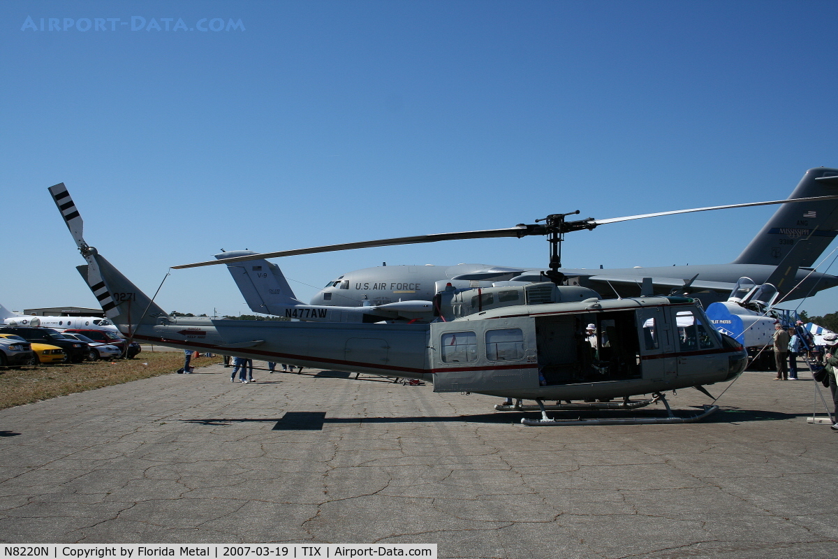 N8220N, Bell UH-1H C/N 71-20271, UH-1