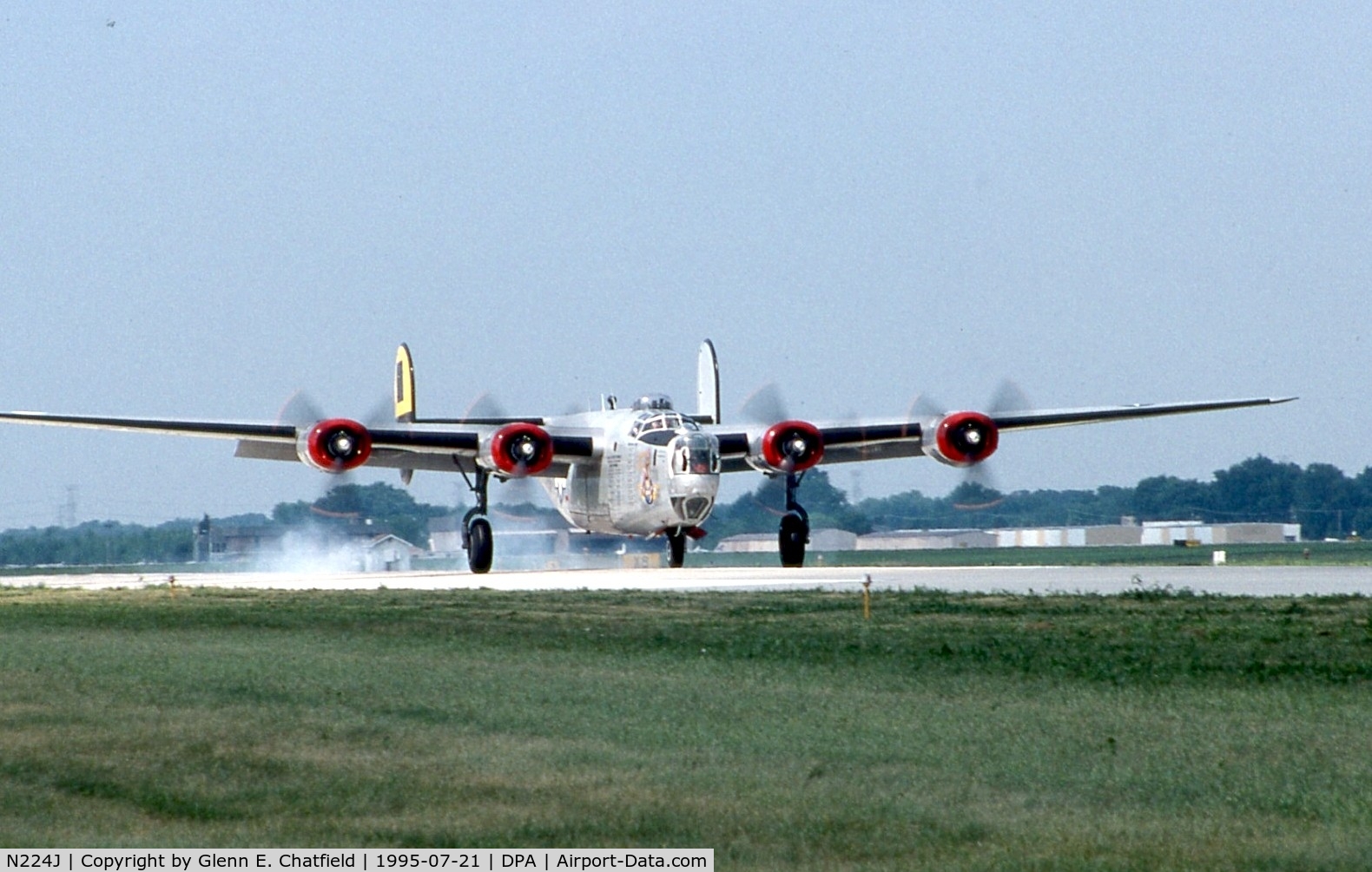 N224J, 1944 Consolidated B-24J-85-CF Liberator C/N 1347 (44-44052), Arriving for an airshow