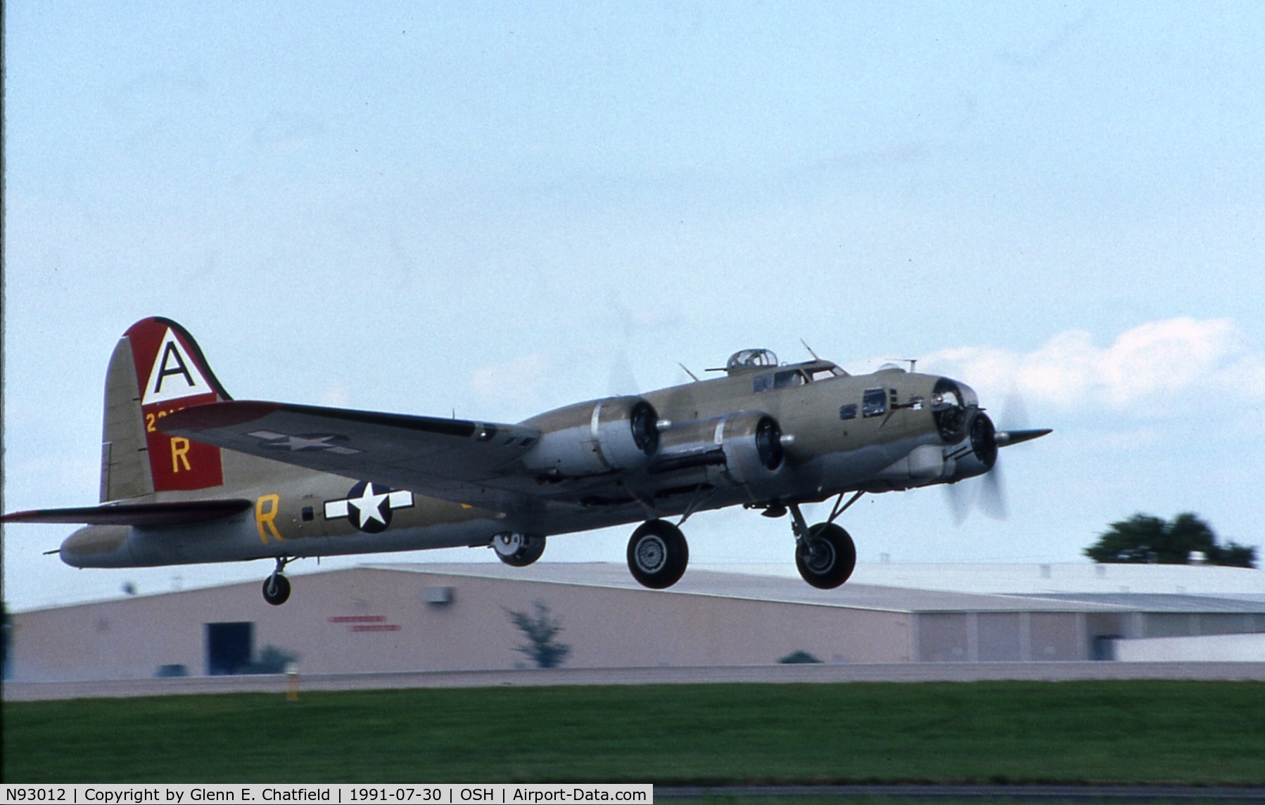 N93012, 1944 Boeing B-17G-30-BO Flying Fortress C/N 32264, Departure at the EAA Fly In