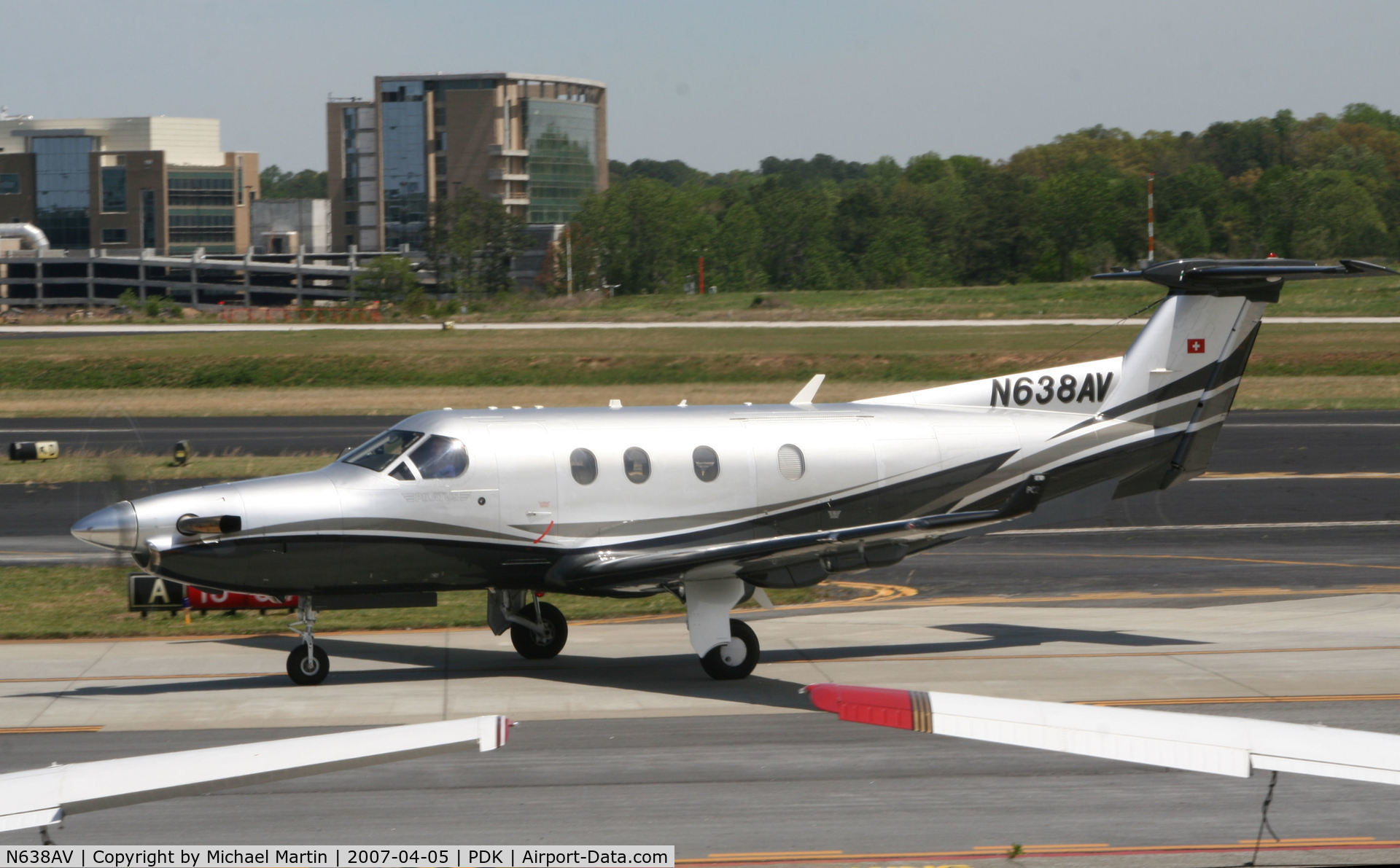 N638AV, 2005 Pilatus PC-12/45 C/N 638, Taxing to Epps Air Service