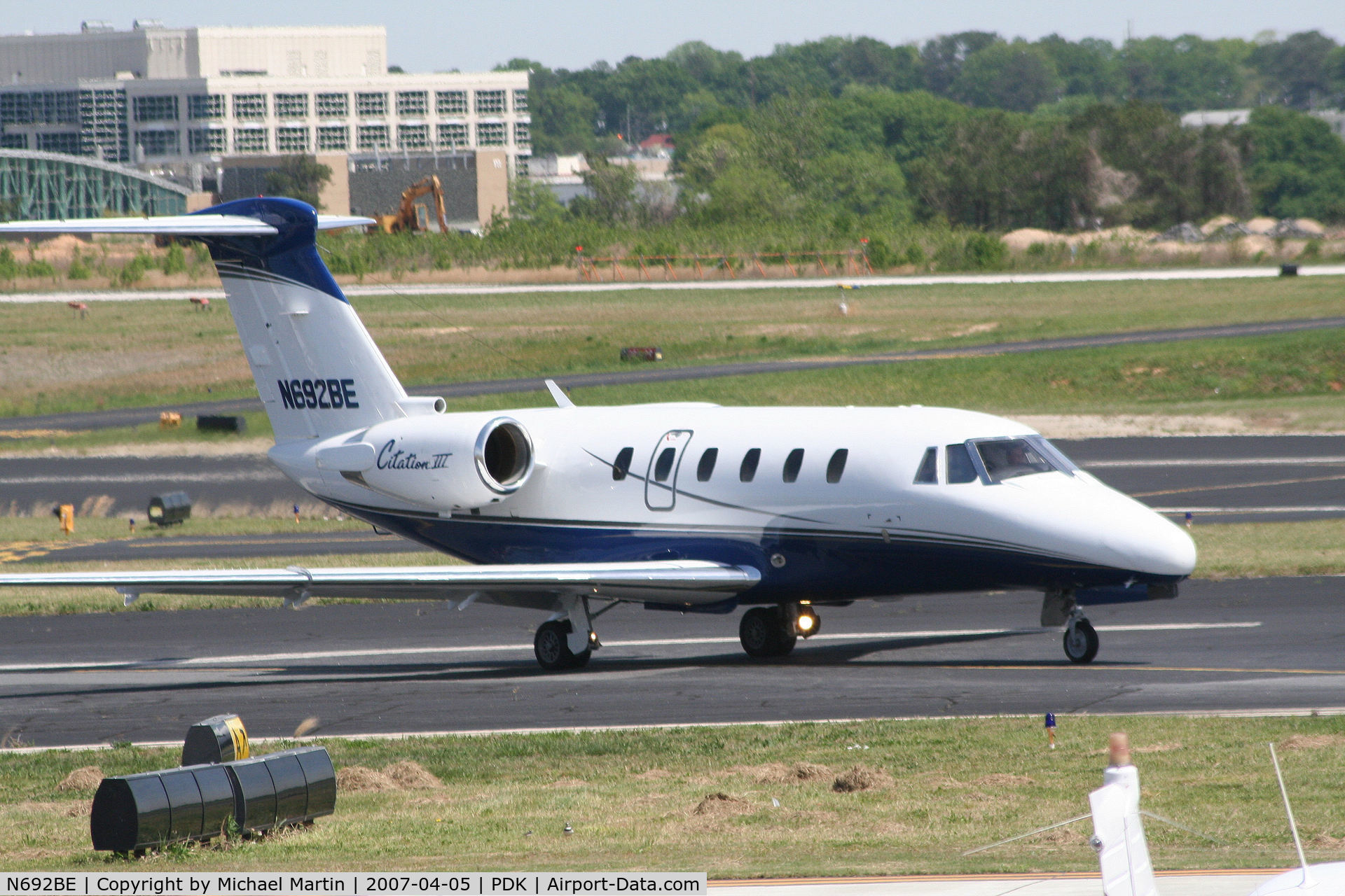 N692BE, 1985 Cessna 650 Citation C/N 650-0092, Taxing to Runway 2R