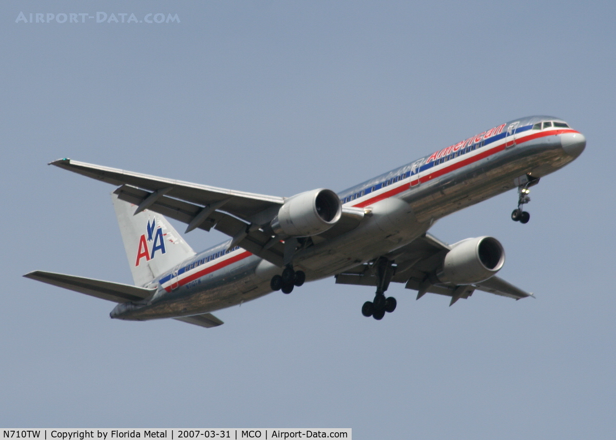 N710TW, 1997 Boeing 757-2Q8 C/N 28169, American