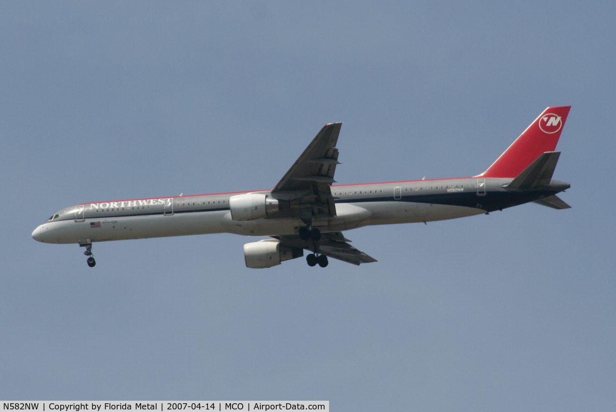 N582NW, 2002 Boeing 757-351 C/N 32981, Northwest