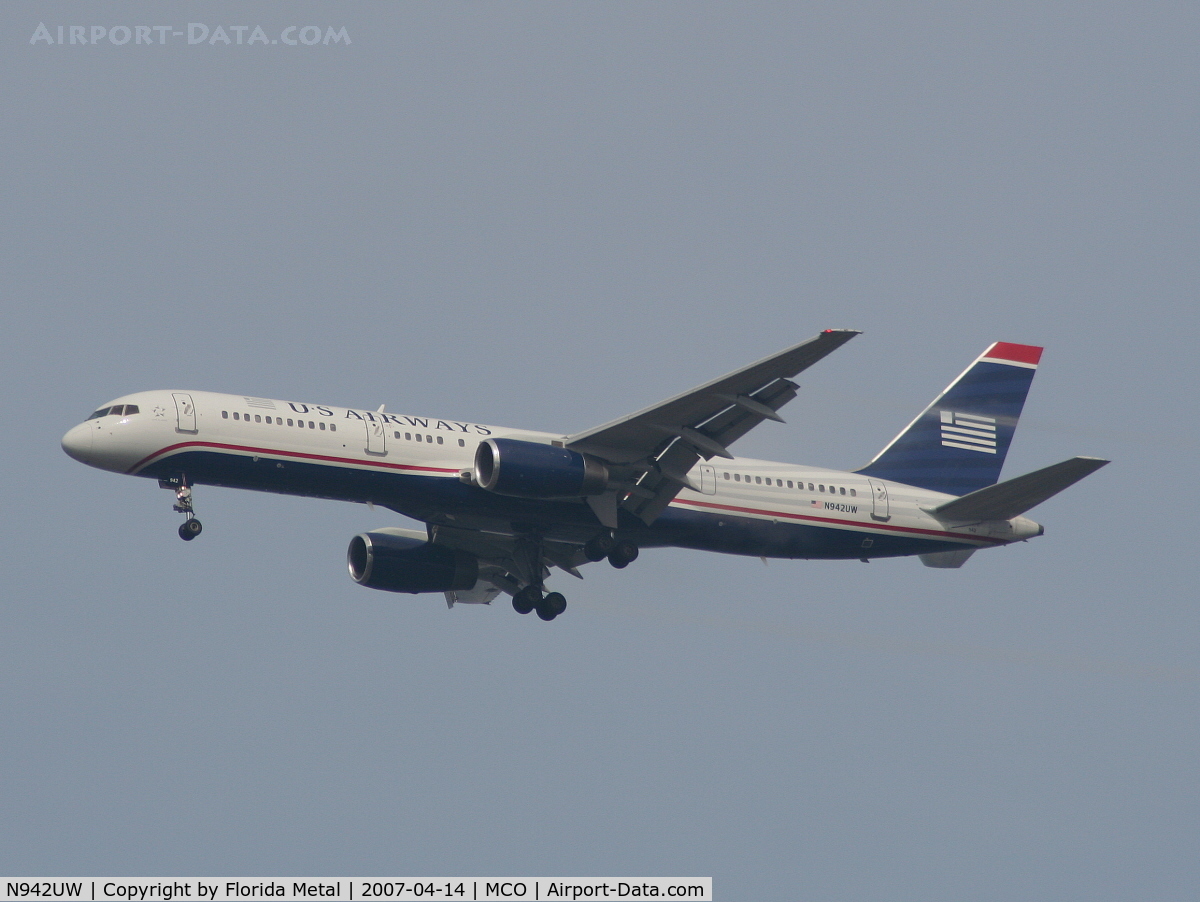 N942UW, 1995 Boeing 757-2B7 C/N 27807, US