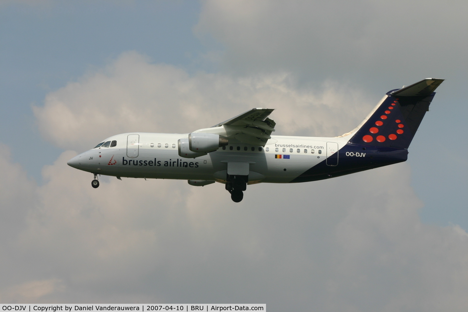 OO-DJV, 1996 British Aerospace Avro 146-RJ85 C/N E.2295, arrival of flight SN3124