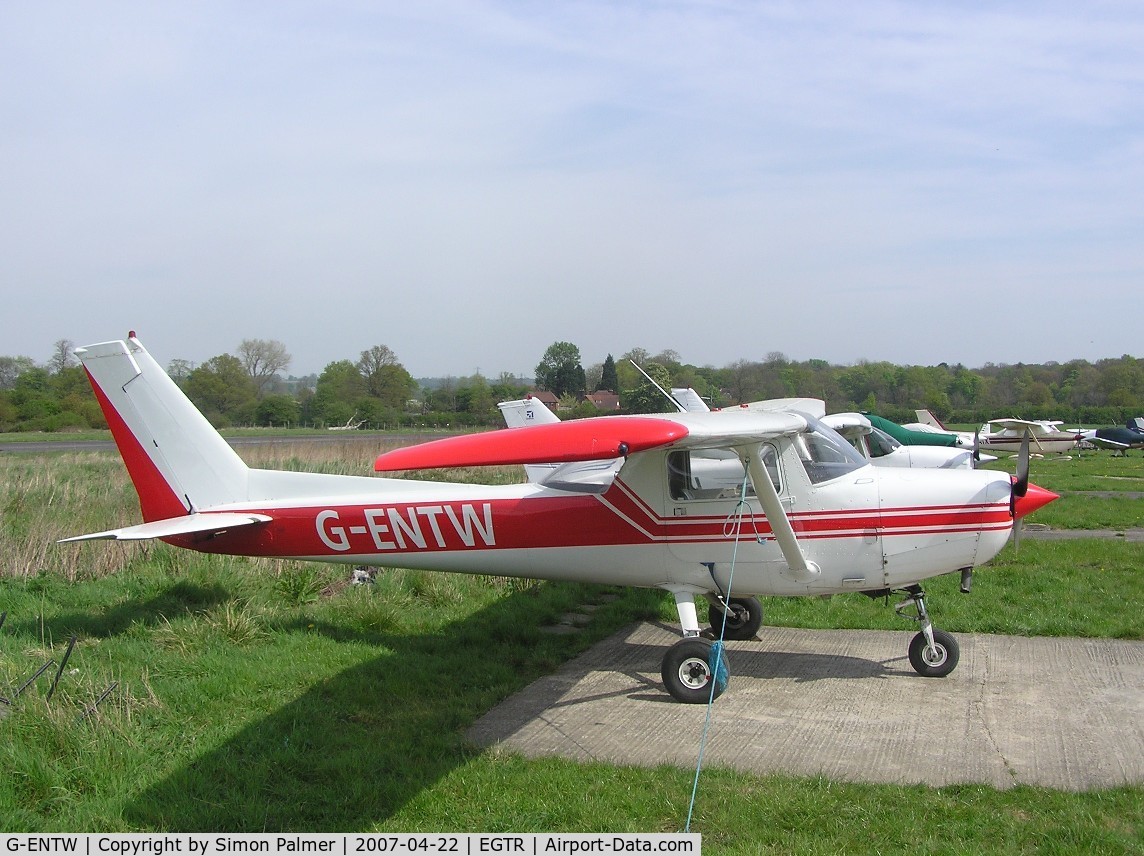 G-ENTW, 1978 Reims F152 C/N 1479, Cessna at Elstree