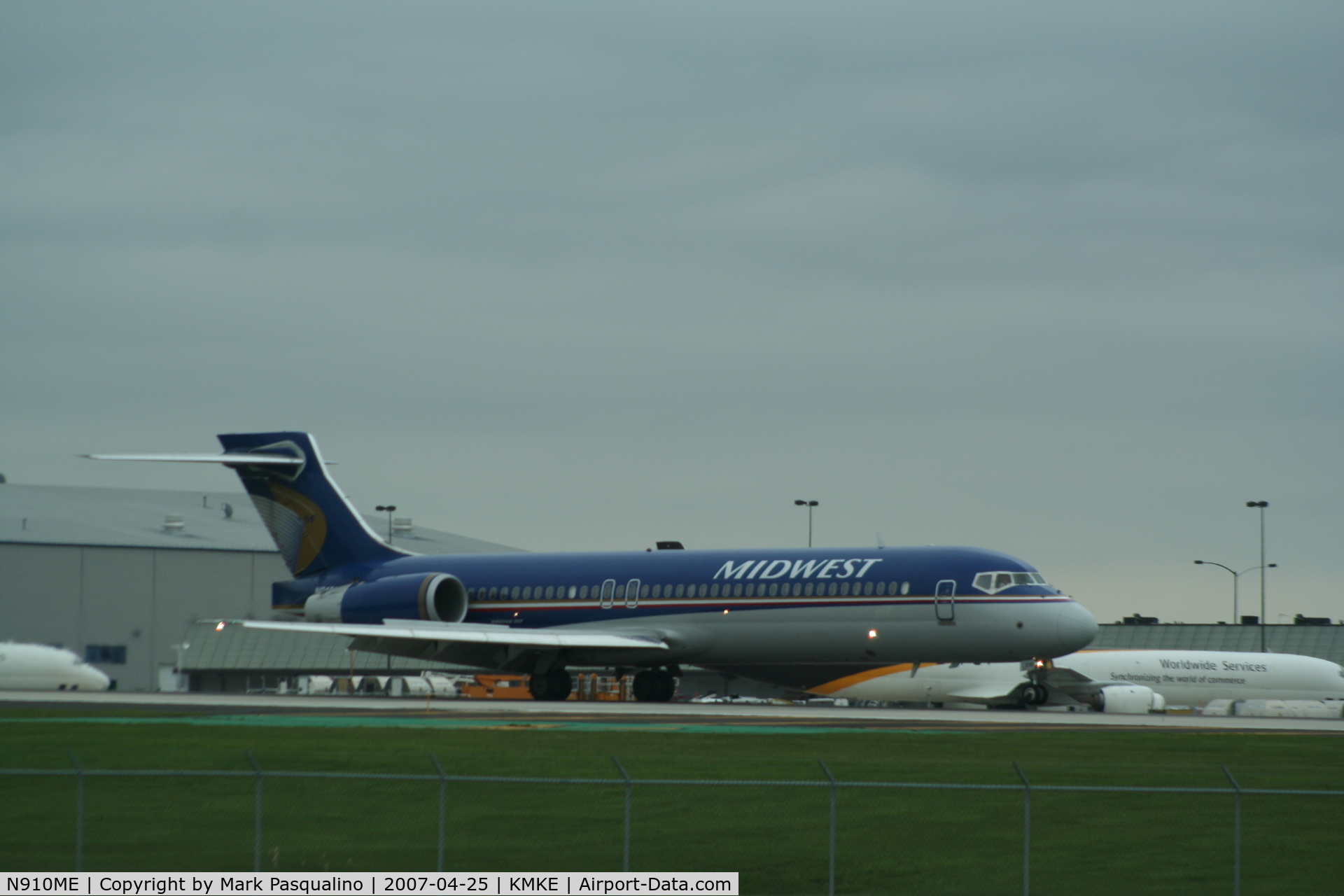 N910ME, 2003 Boeing 717-2BL C/N 55174, Boeing 717-200