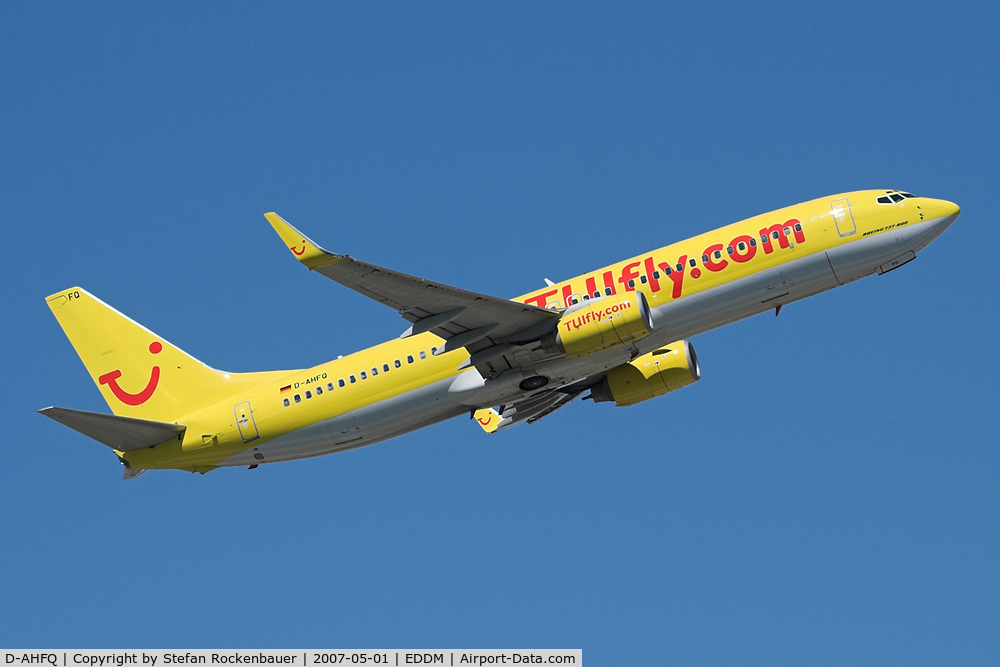 D-AHFQ, 2000 Boeing 737-8K5 C/N 27992, TUIfly's new livery.