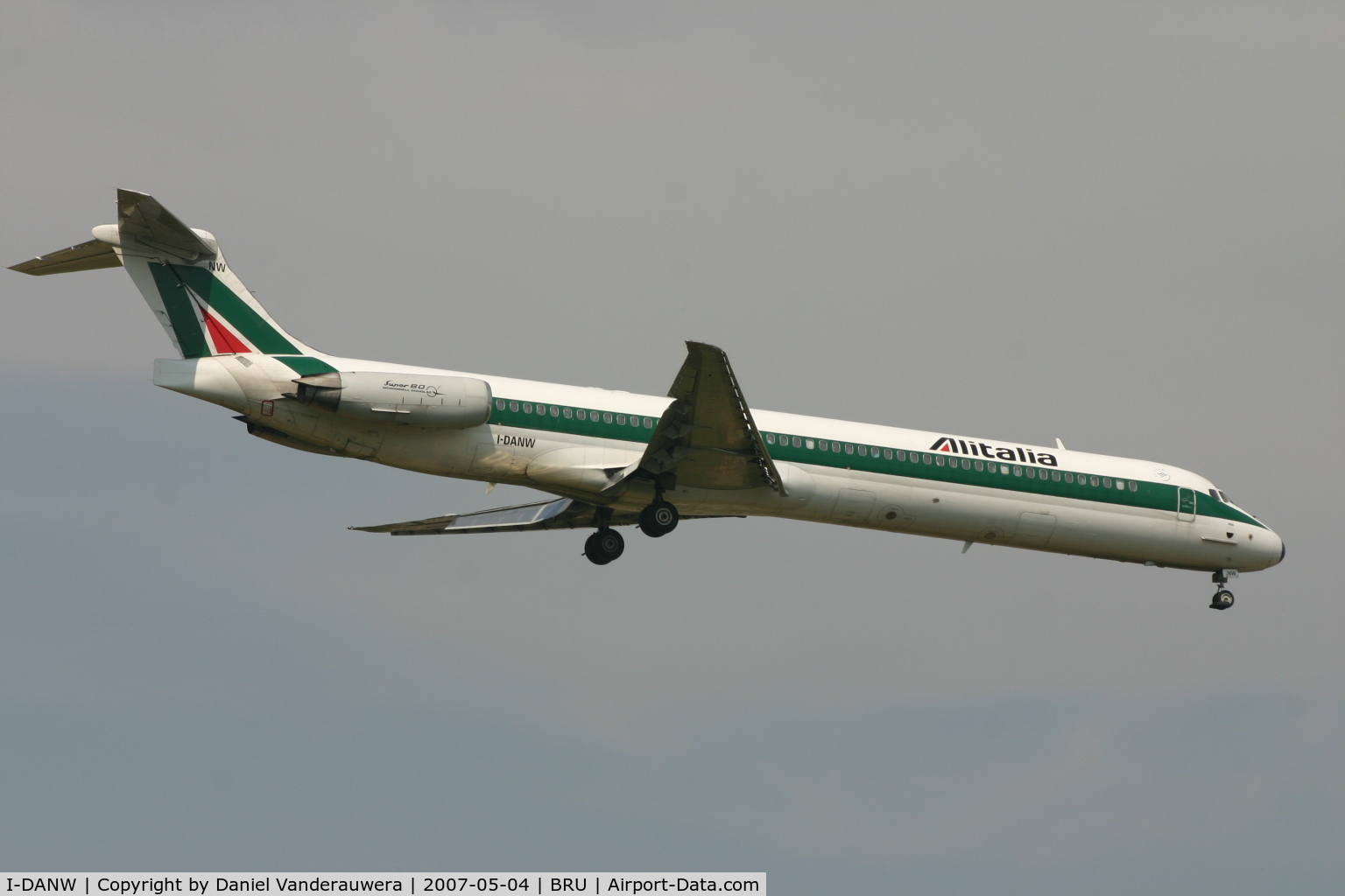 I-DANW, 1992 McDonnell Douglas MD-82 (DC-9-82) C/N 53206, flight AZ146 is descending to rwy 02
