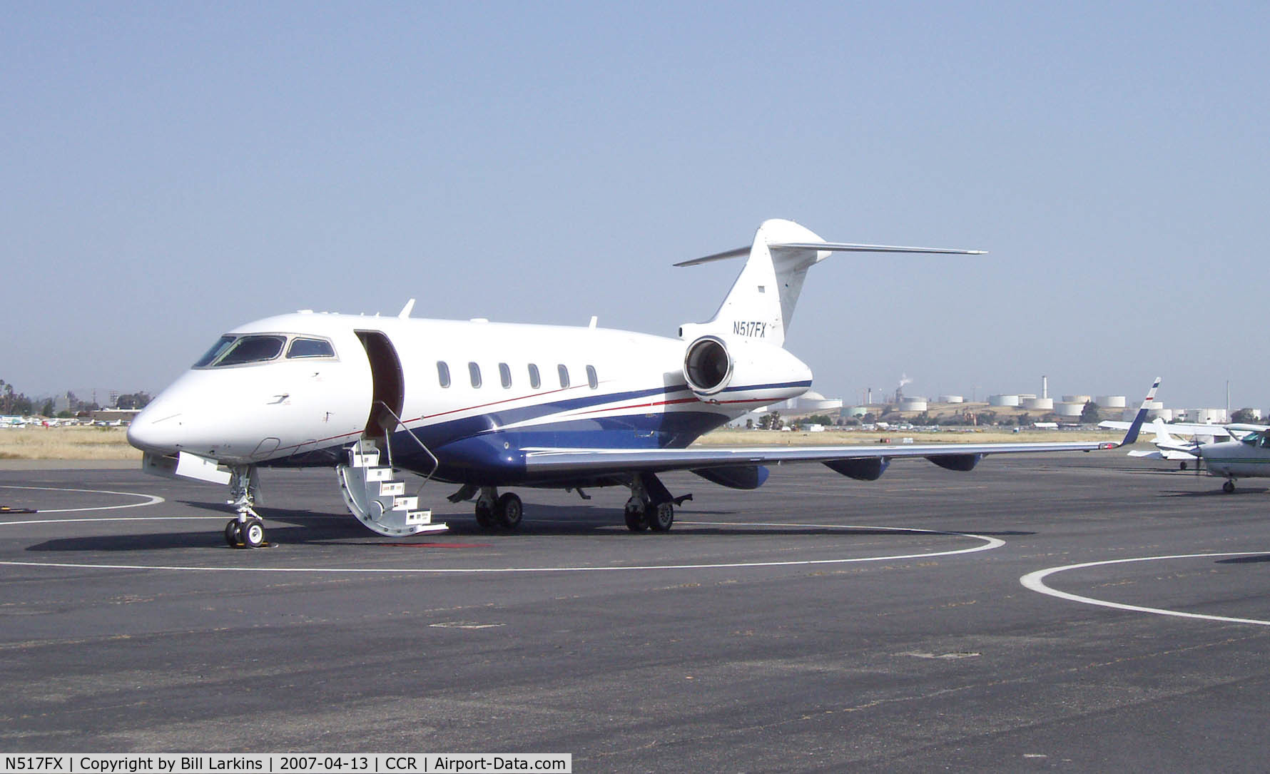 N517FX, 2004 Bombardier Challenger 300 (BD-100-1A10) C/N 20038, Visitor from Texas